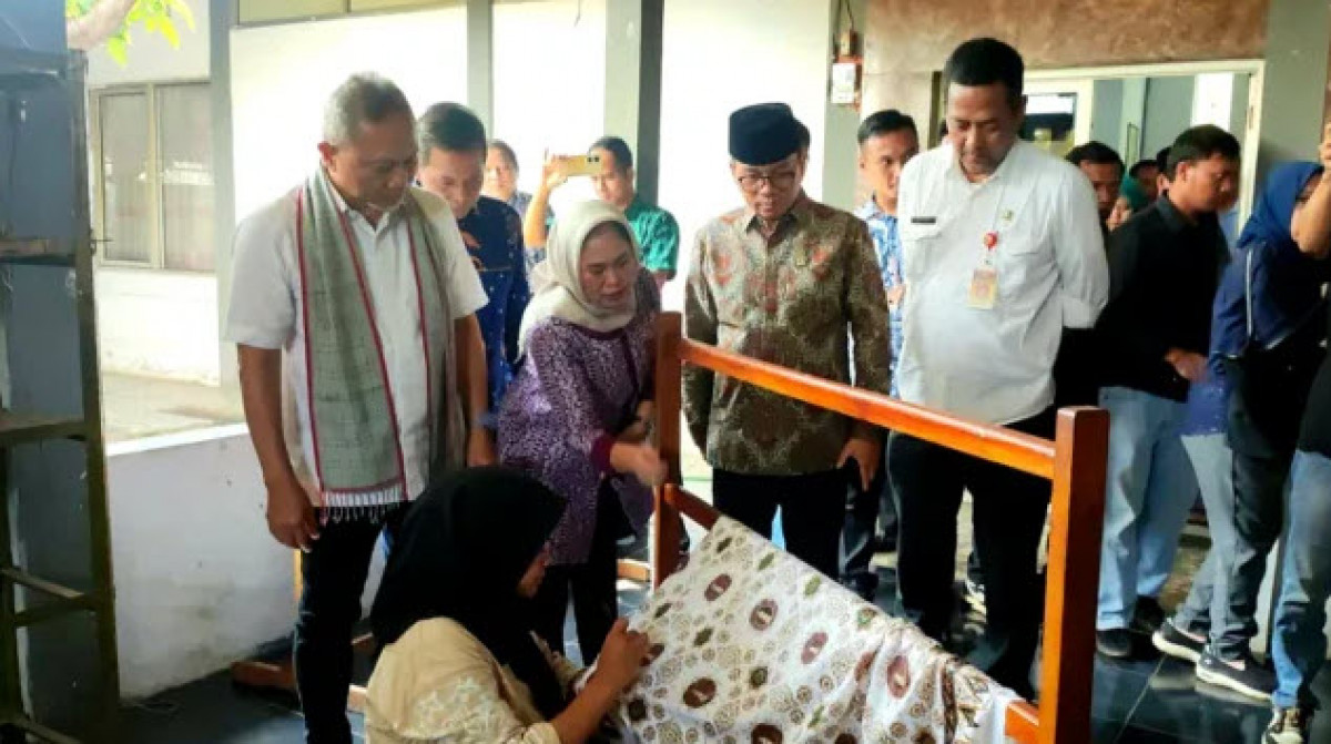 Zulhas Dorong Promosi Batik Banten Mendunia