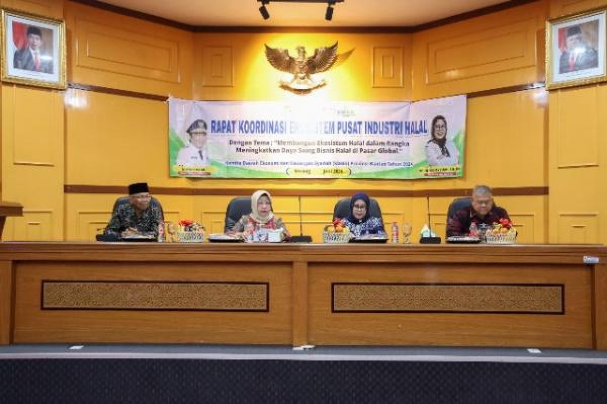 Plh Sekda Virgojanti Membuka Rapat Koordinasi Ekosistem Pusat Industri Halal Provinsi Banten