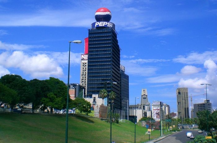 BKPM Pastikan Pepsi Masih Berinvestasi di Indonesia  Baca selengkapnya di artikel "BKPM Pastikan Pepsi Masih Berinvestasi di Indonesia", https://tirto.id/eiAe